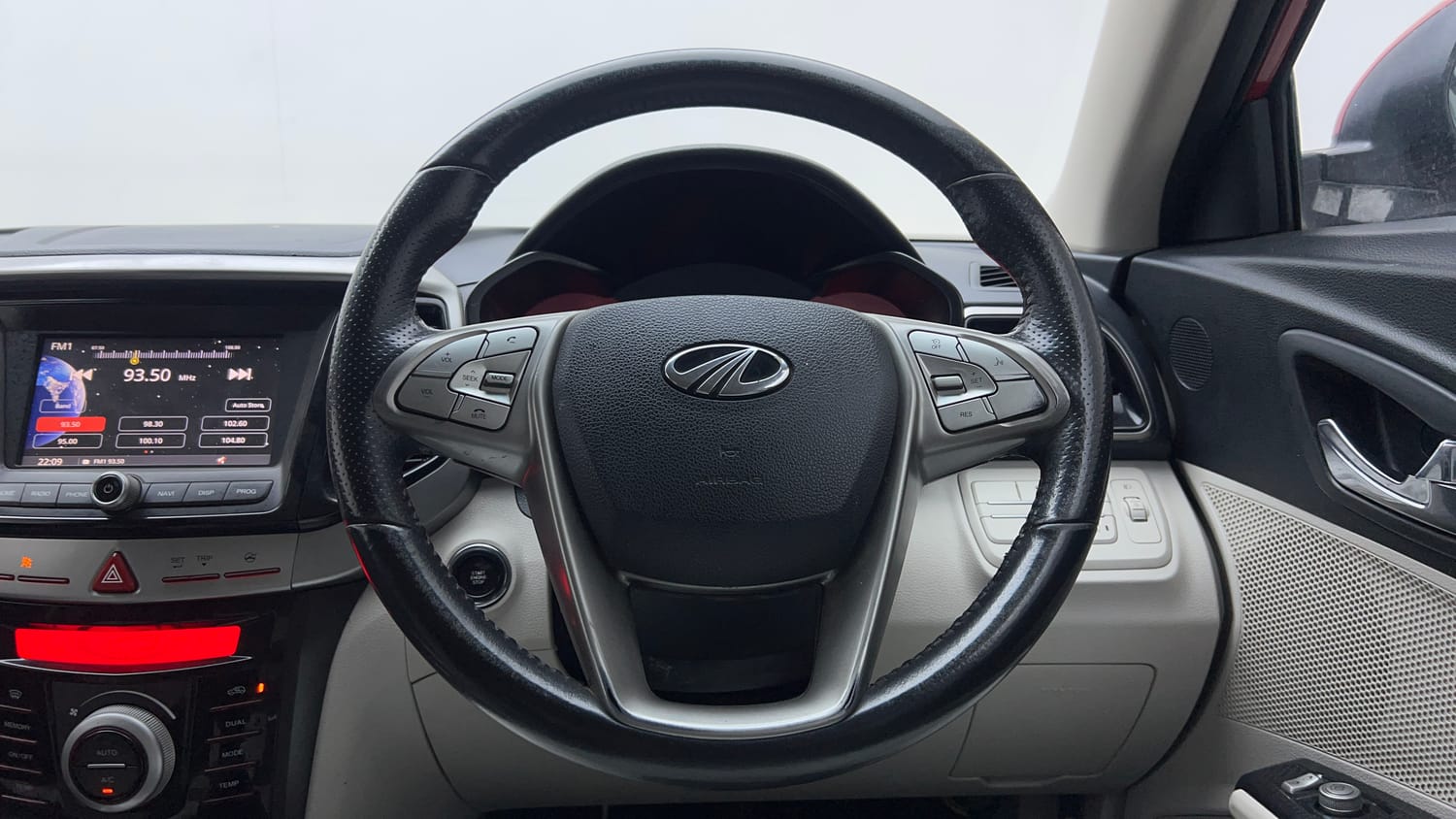 2022 Mahindra XUV 300 W8 (O) 1.5 Diesel-14