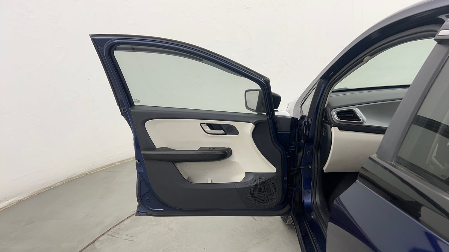 Used 2023 Tata Altroz XZ Plus (S) Diesel Diesel Manual interior LEFT FRONT DOOR OPEN VIEW
