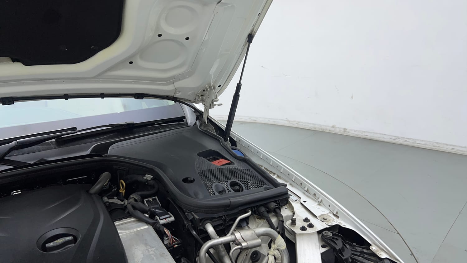 Used 2017 Mercedes-Benz E-Class E 200 Avantgarde Petrol Automatic engine ENGINE LEFT SIDE HINGE & APRON VIEW