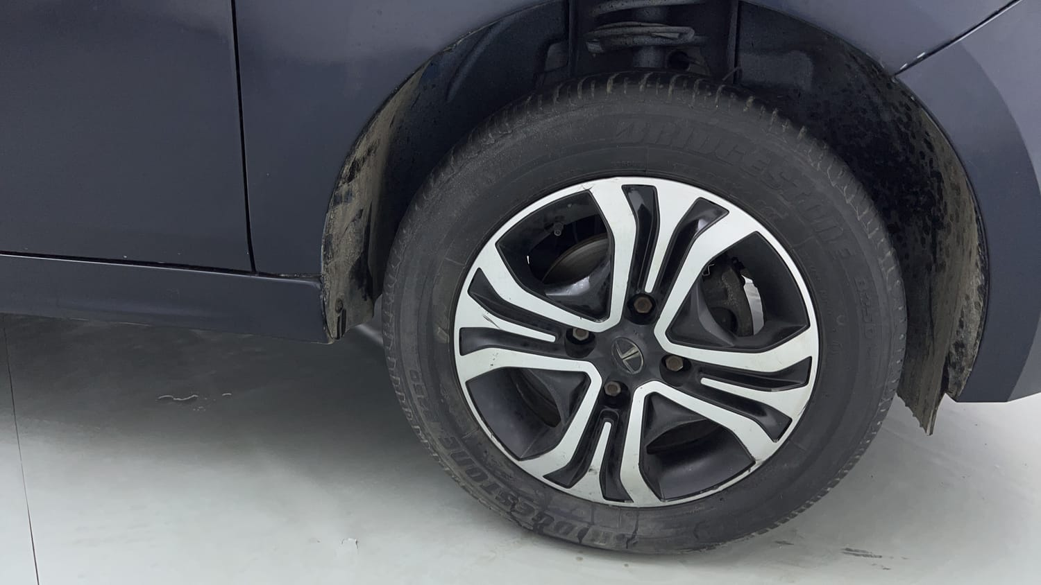 Used 2022 Tata Tigor XZ Plus CNG Cng Manual tyres RIGHT FRONT TYRE RIM VIEW