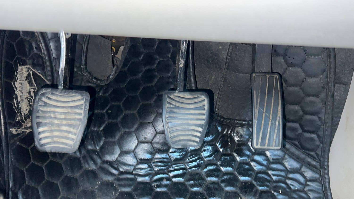 2022 Mahindra XUV 300 W8 (O) 1.5 Diesel-26