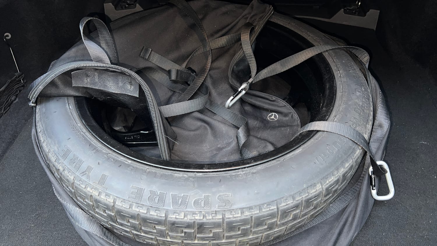 Used 2017 Mercedes-Benz E-Class E 200 Avantgarde Petrol Automatic tyres SPARE TYRE VIEW