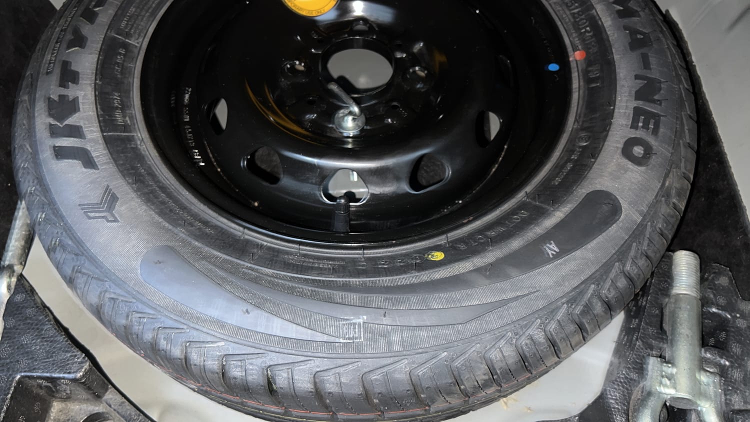 Used 2022 Tata Tigor XZ Plus CNG Cng Manual tyres SPARE TYRE VIEW