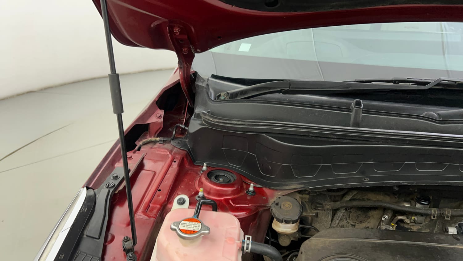 Used 2019 kia Seltos GTX Plus DCT 1.4 Petrol Automatic engine ENGINE RIGHT SIDE HINGE & APRON VIEW