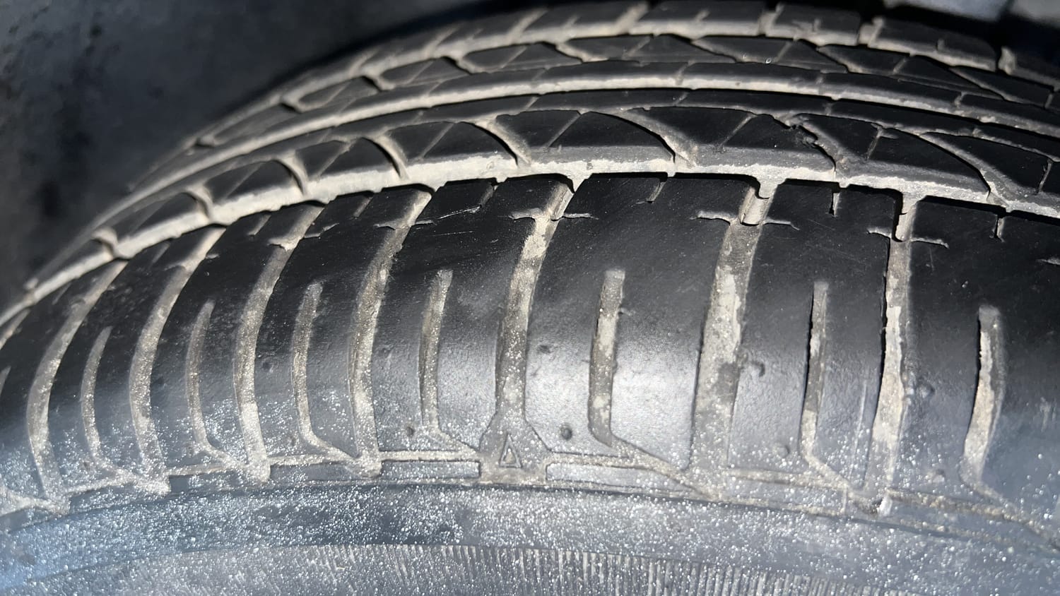 Used 2022 Tata Tigor XZ Plus CNG Cng Manual tyres RIGHT FRONT TYRE TREAD VIEW