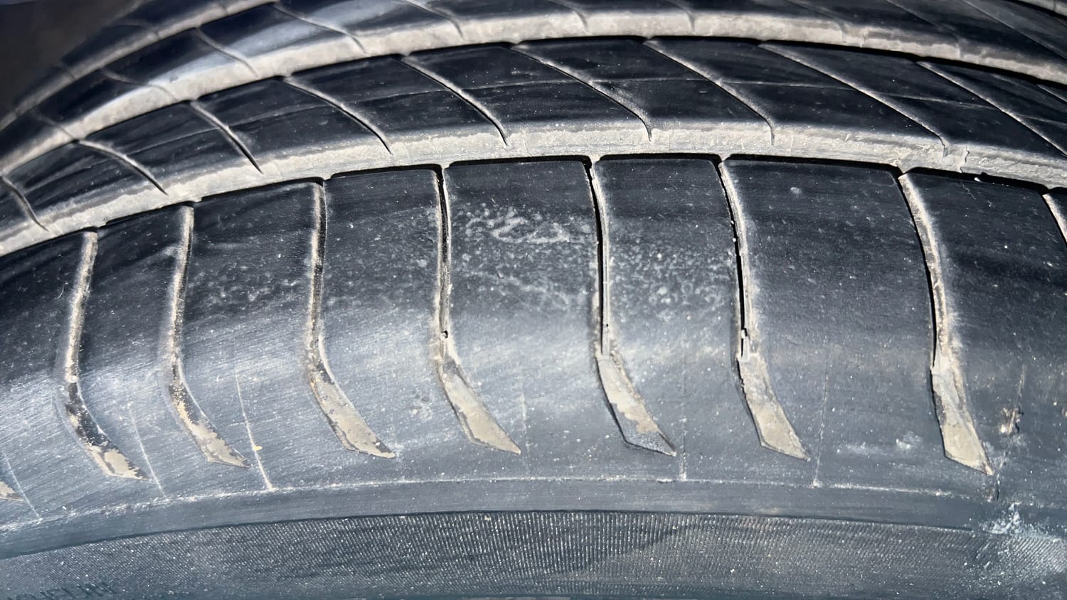 Used 2022 Hyundai i20 N Line N8 1.0 Turbo DCT Petrol Automatic tyres RIGHT FRONT TYRE TREAD VIEW