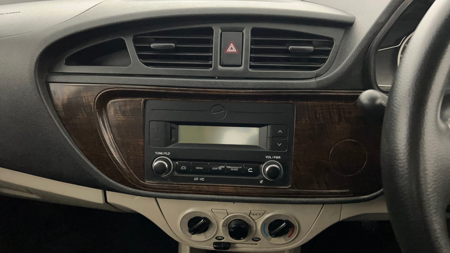 Used 2021 Maruti Suzuki Alto 800 VXi Petrol Manual top_features Integrated (in-dash) music system