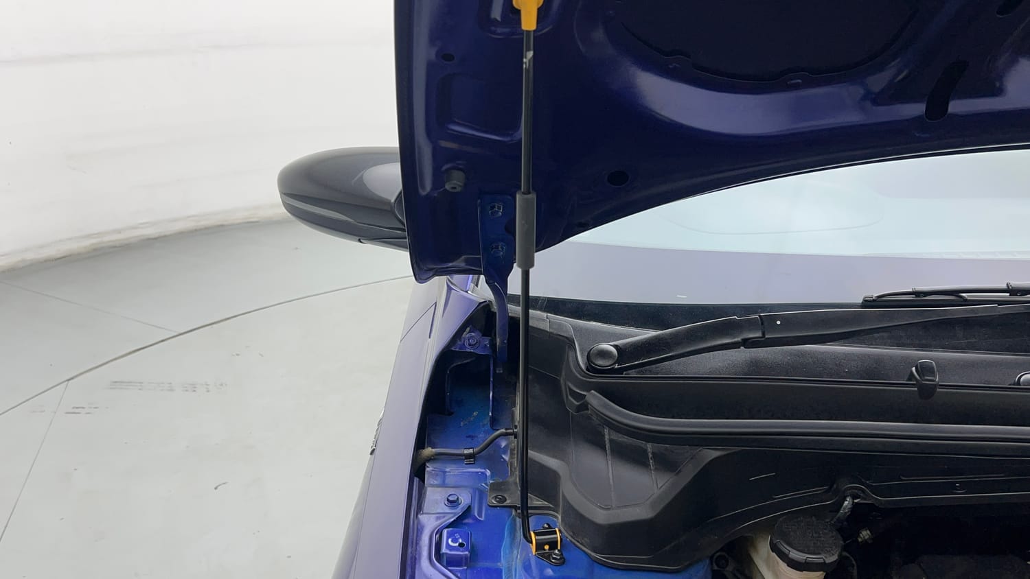 Used 2022 Hyundai i20 N Line N8 1.0 Turbo DCT Petrol Automatic engine ENGINE RIGHT SIDE HINGE & APRON VIEW
