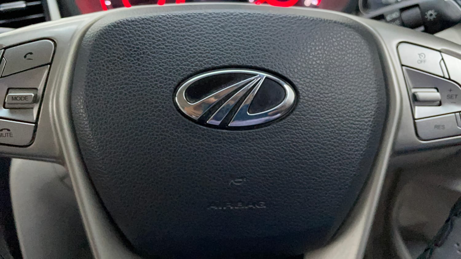 2021 Mahindra XUV 300 W8 (O) 1.5 Diesel AMT-44