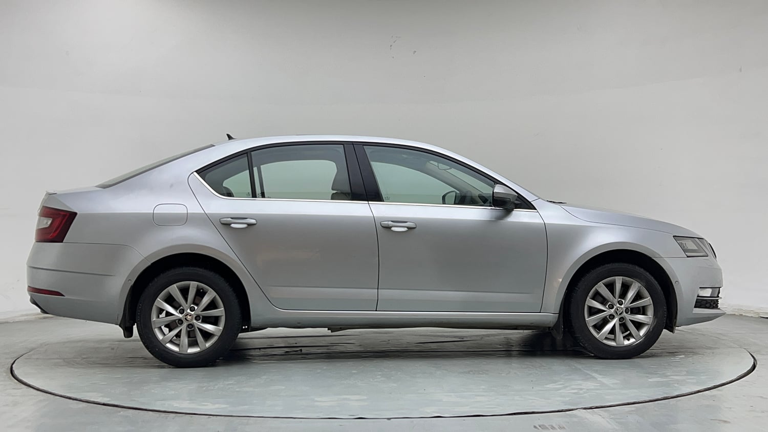 Used 2018 Skoda Octavia 1.8 TSI L&K Petrol Automatic exterior RIGHT SIDE VIEW
