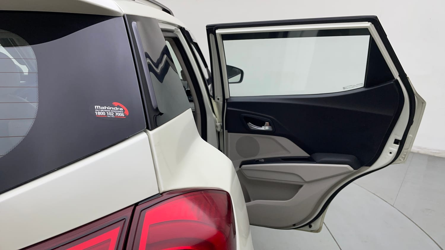 2021 Mahindra XUV 300 W8 (O) 1.5 Diesel AMT-20