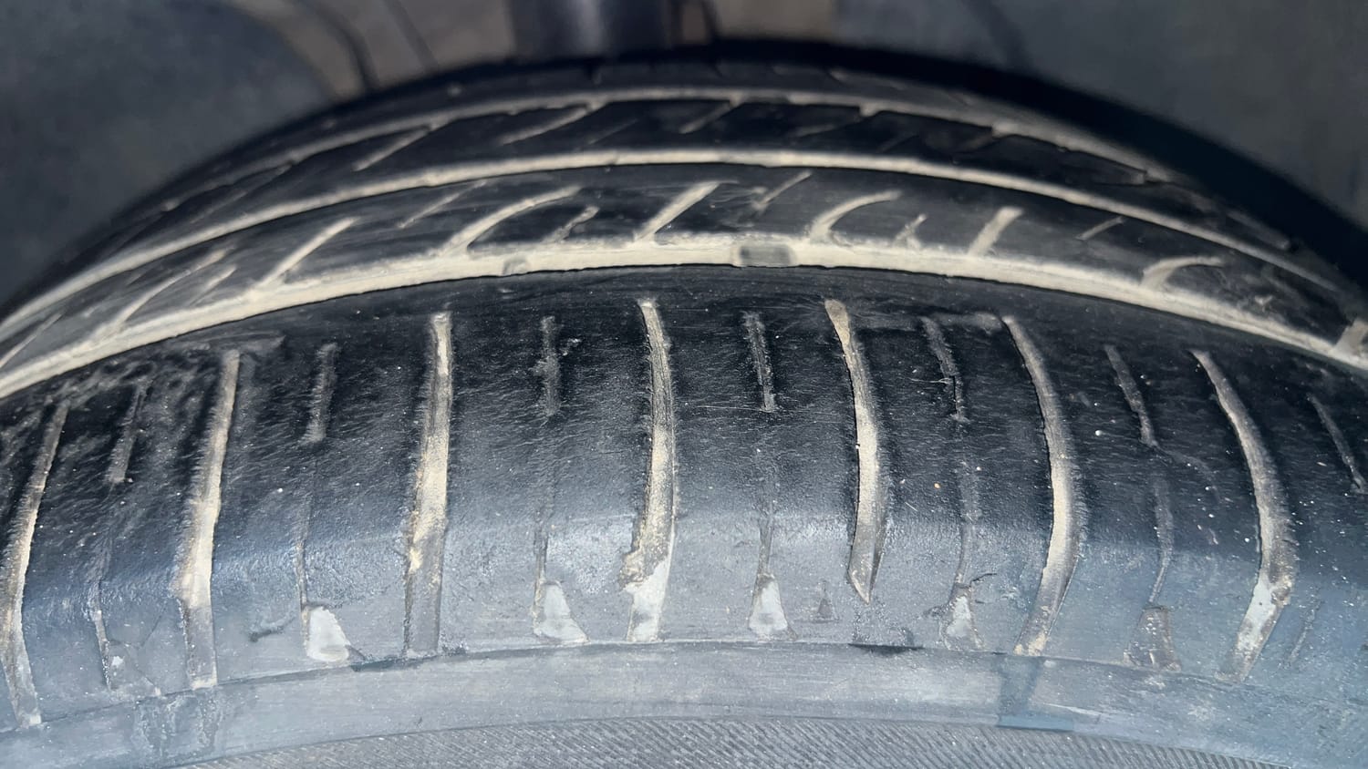 Used 2018 Skoda Octavia 1.8 TSI L&K Petrol Automatic tyres RIGHT FRONT TYRE TREAD VIEW