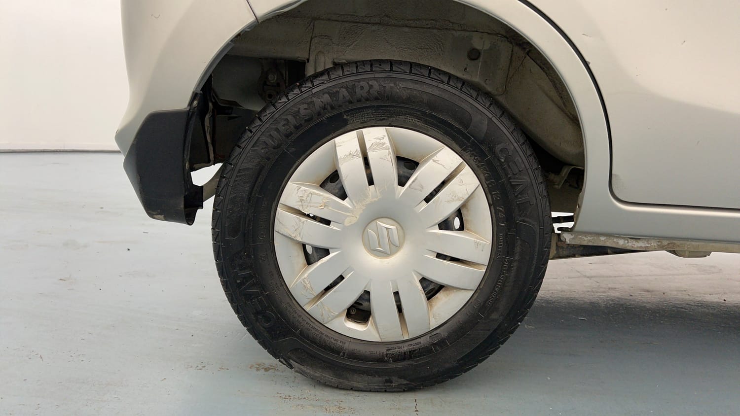 Used 2021 Maruti Suzuki Alto 800 VXi Petrol Manual tyres RIGHT REAR TYRE RIM VIEW