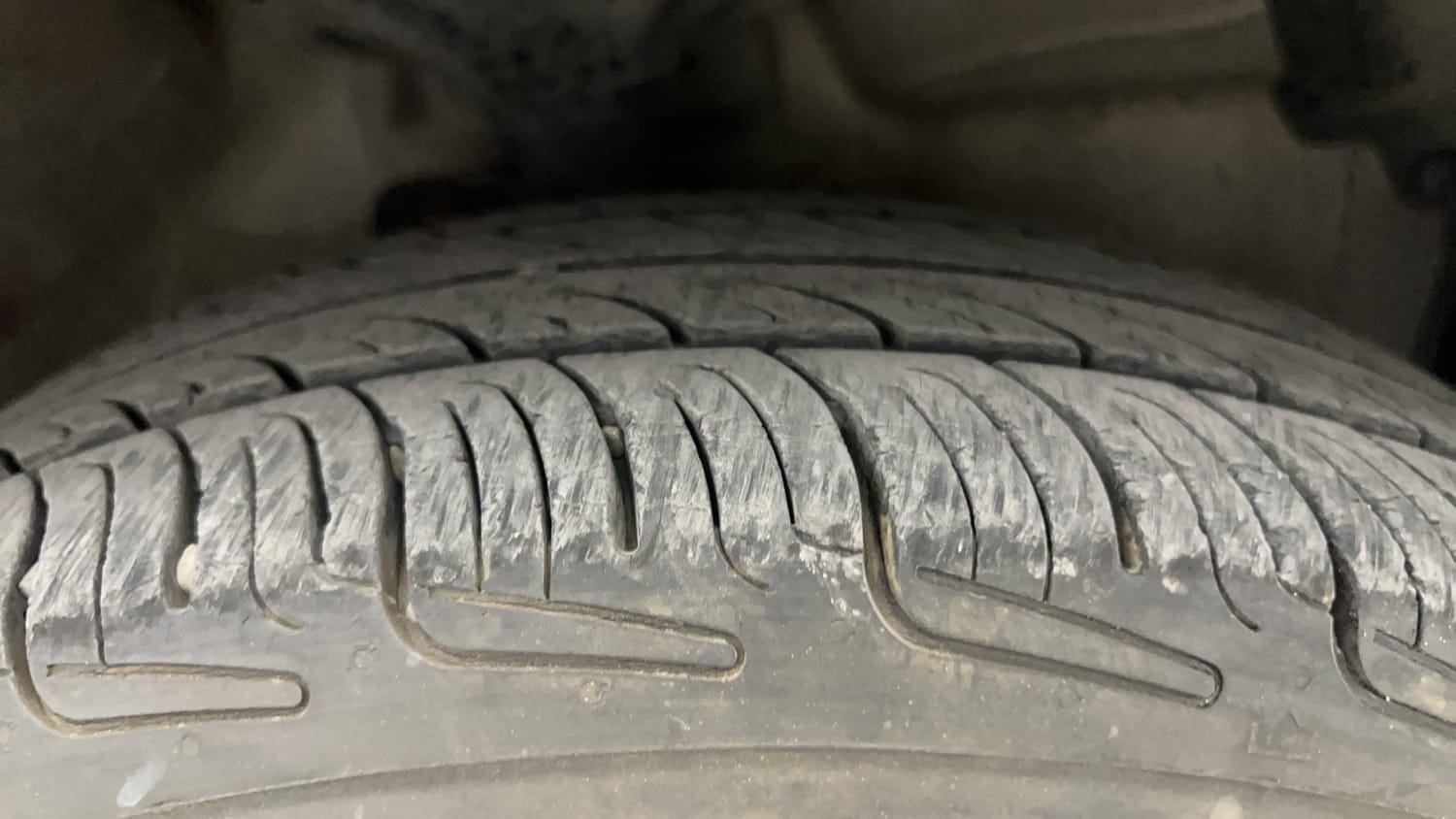 Used 2014 Maruti Suzuki Celerio VXi AMT Petrol Automatic tyres RIGHT FRONT TYRE TREAD VIEW