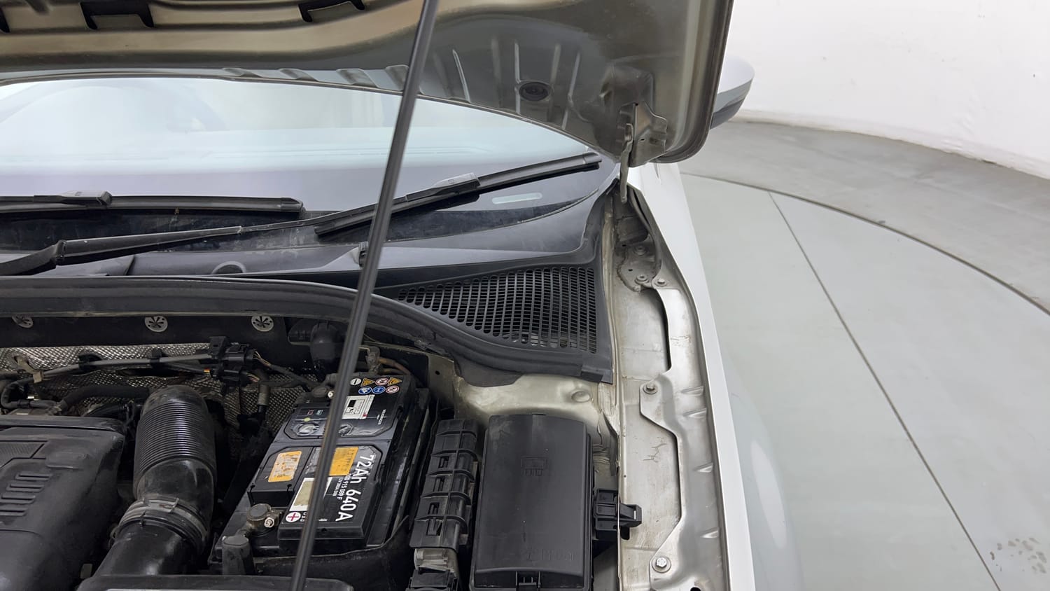 Used 2018 Skoda Octavia 1.8 TSI L&K Petrol Automatic engine ENGINE LEFT SIDE HINGE & APRON VIEW