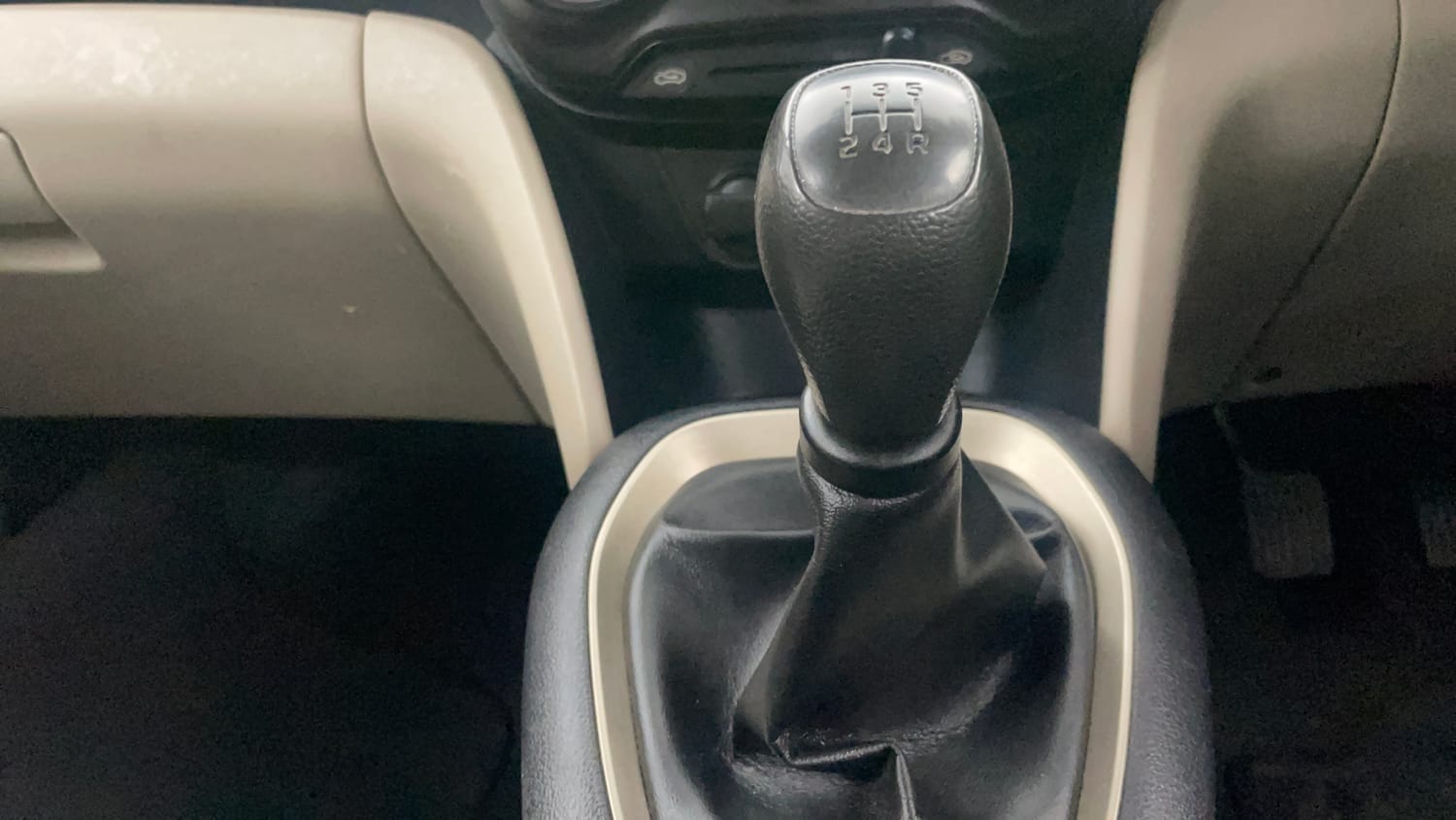 Used 2021 Hyundai Santro Sportz Petrol Manual interior GEAR  KNOB VIEW
