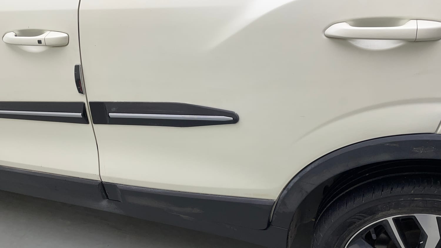 2021 Mahindra XUV 300 W8 (O) 1.5 Diesel AMT-54