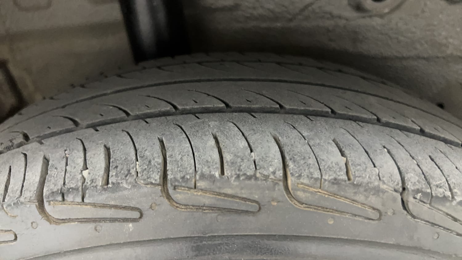 Used 2014 Maruti Suzuki Celerio VXi AMT Petrol Automatic tyres RIGHT REAR TYRE TREAD VIEW