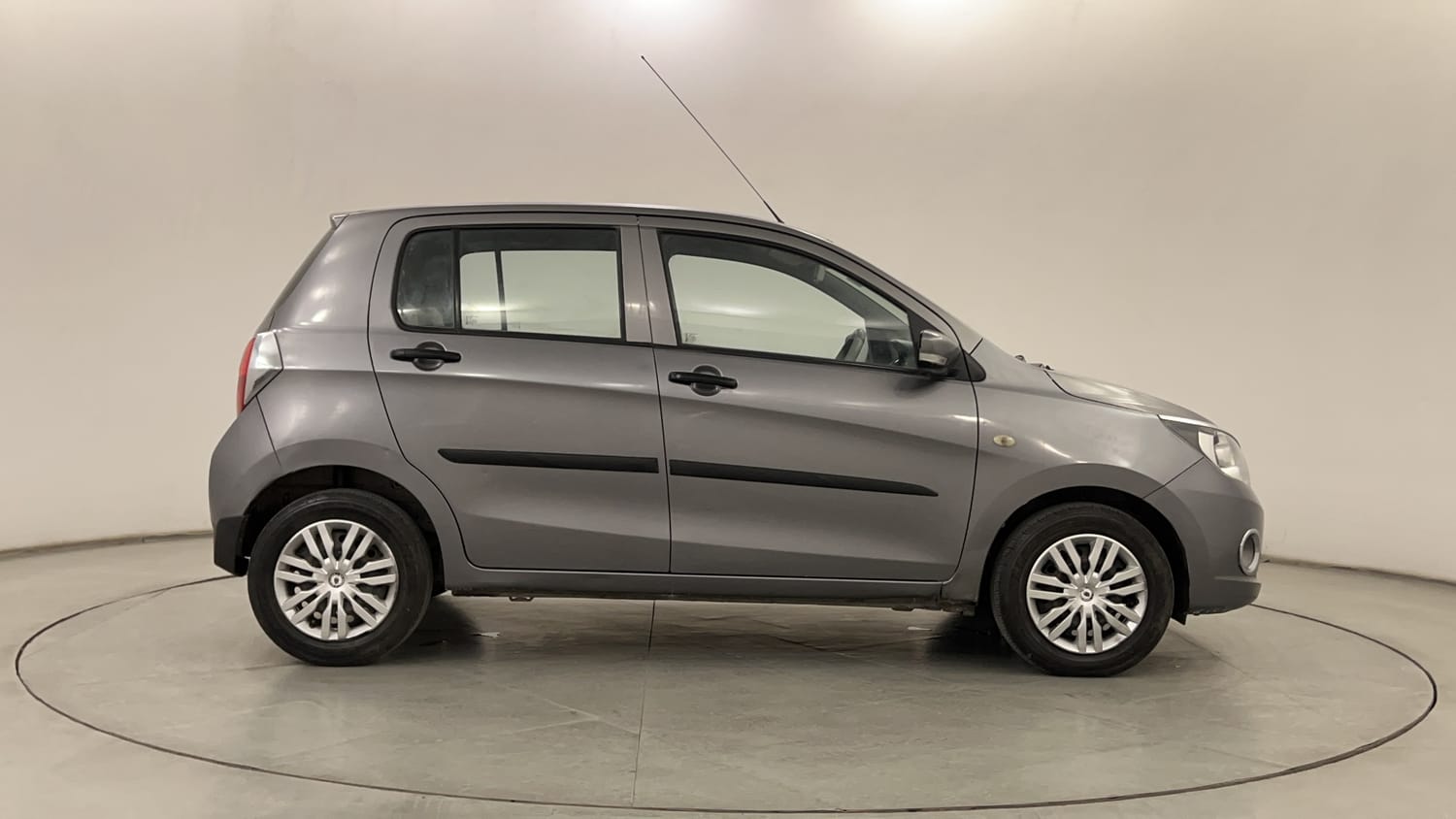Used 2014 Maruti Suzuki Celerio VXi AMT Petrol Automatic exterior RIGHT SIDE VIEW
