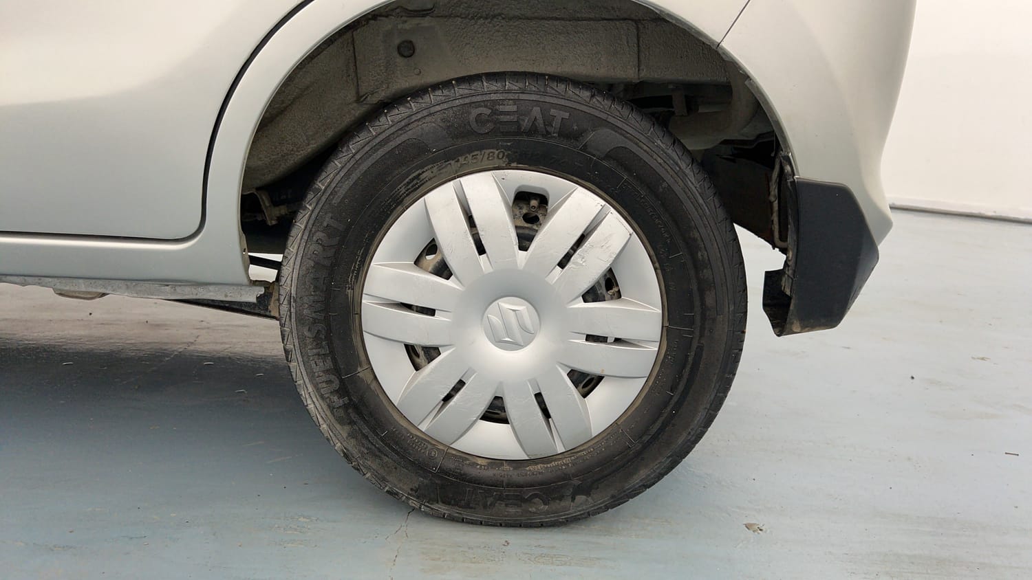Used 2021 Maruti Suzuki Alto 800 VXi Petrol Manual tyres LEFT REAR TYRE RIM VIEW