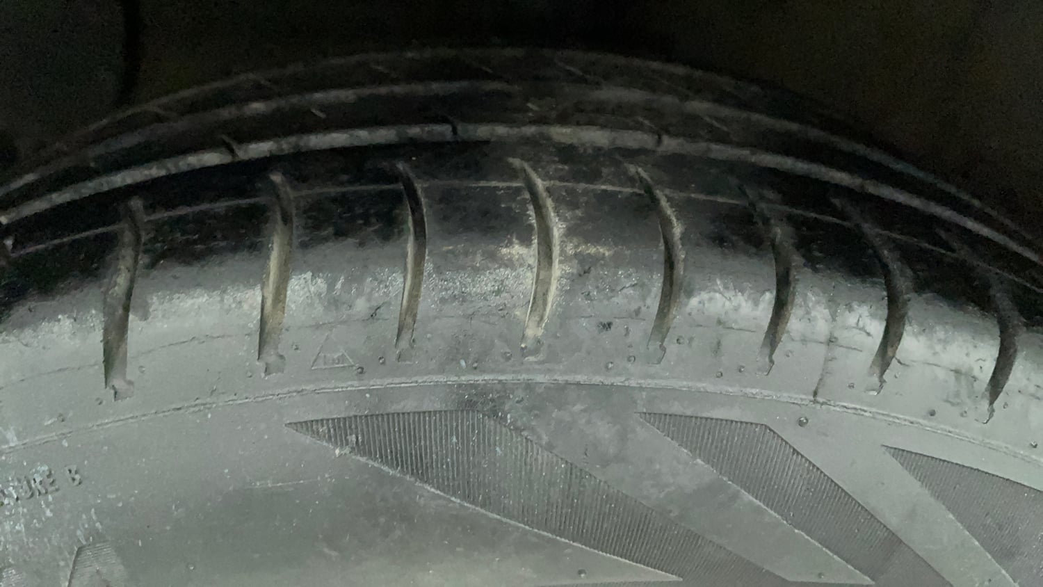 Used 2015 Hyundai Grand i10 Magna 1.2 Kappa VTVT Petrol Manual tyres LEFT FRONT TYRE TREAD VIEW