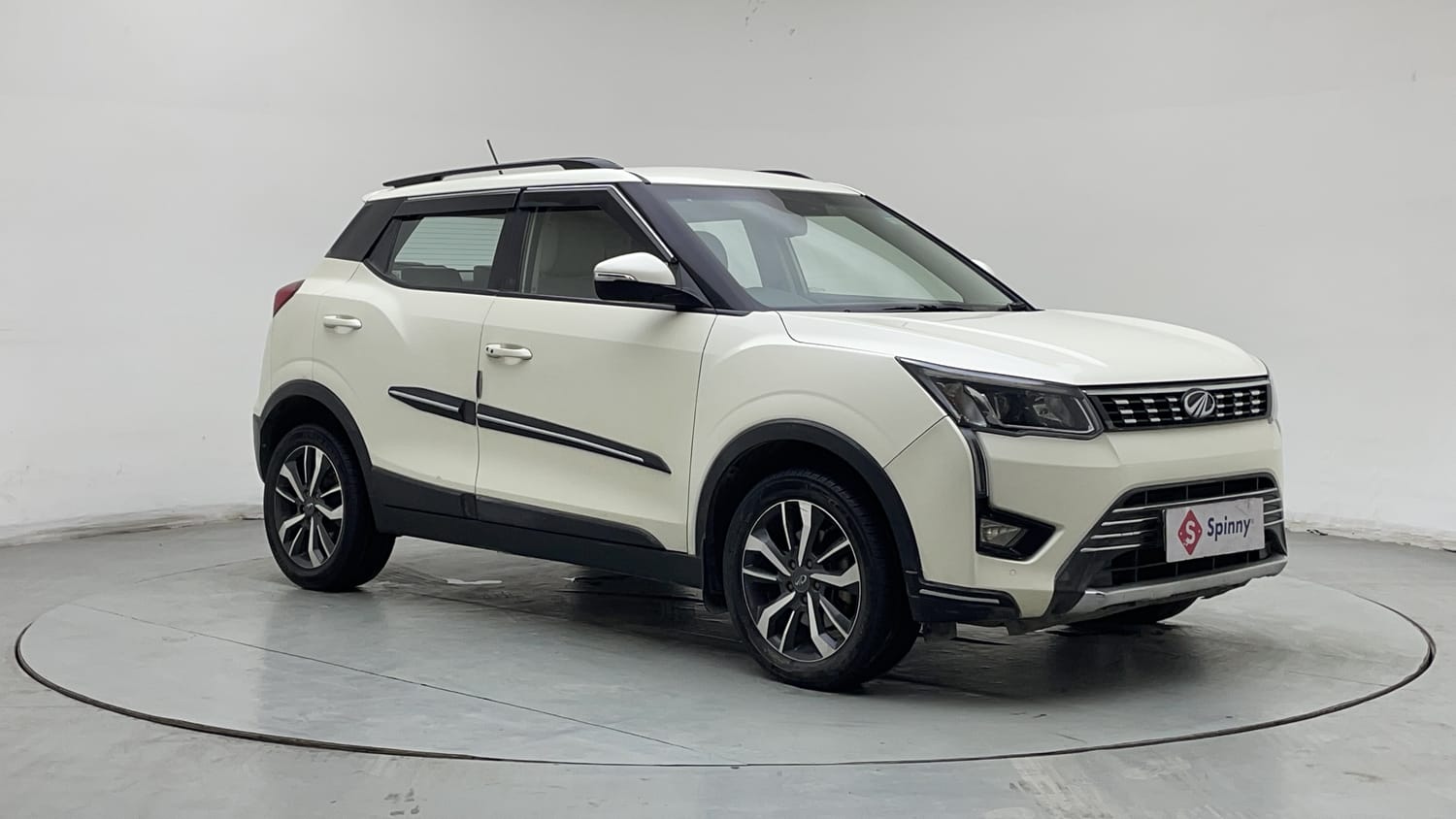 2021 Mahindra XUV 300 W8 (O) 1.5 Diesel AMT-6