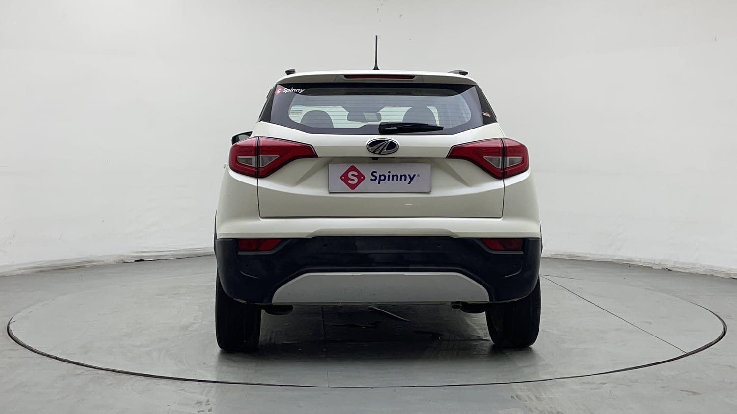 2021 Mahindra XUV 300 W8 (O) 1.5 Diesel AMT-3