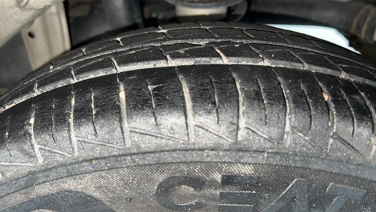 Used 2021 Maruti Suzuki Alto 800 VXi Petrol Manual tyres LEFT REAR TYRE TREAD VIEW