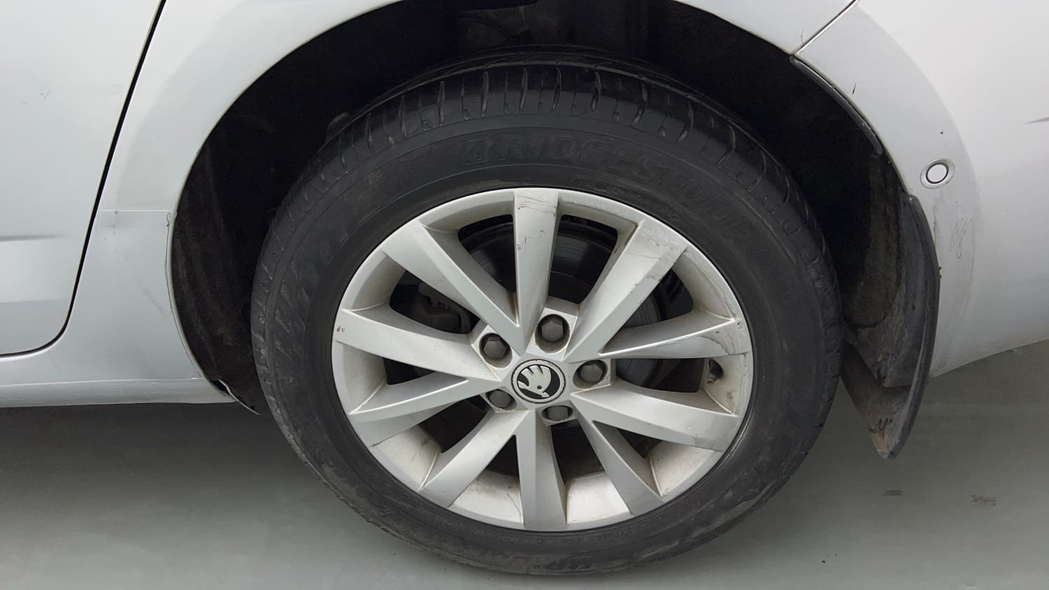 Used 2018 Skoda Octavia 1.8 TSI L&K Petrol Automatic tyres LEFT REAR TYRE RIM VIEW