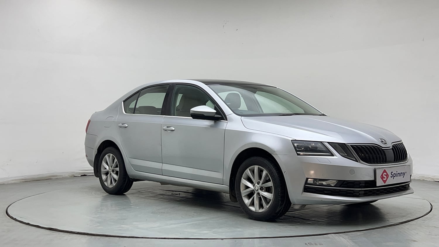 Used 2018 Skoda Octavia 1.8 TSI L&K Petrol Automatic exterior RIGHT FRONT CORNER VIEW