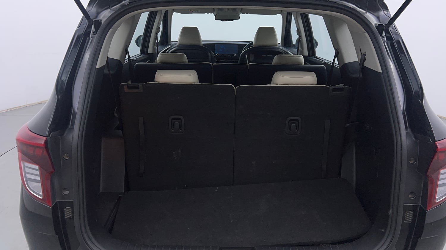 Used 2022 Kia Carens Luxury Plus 1.5 Diesel AT 7 STR Diesel Automatic interior DICKY INSIDE VIEW