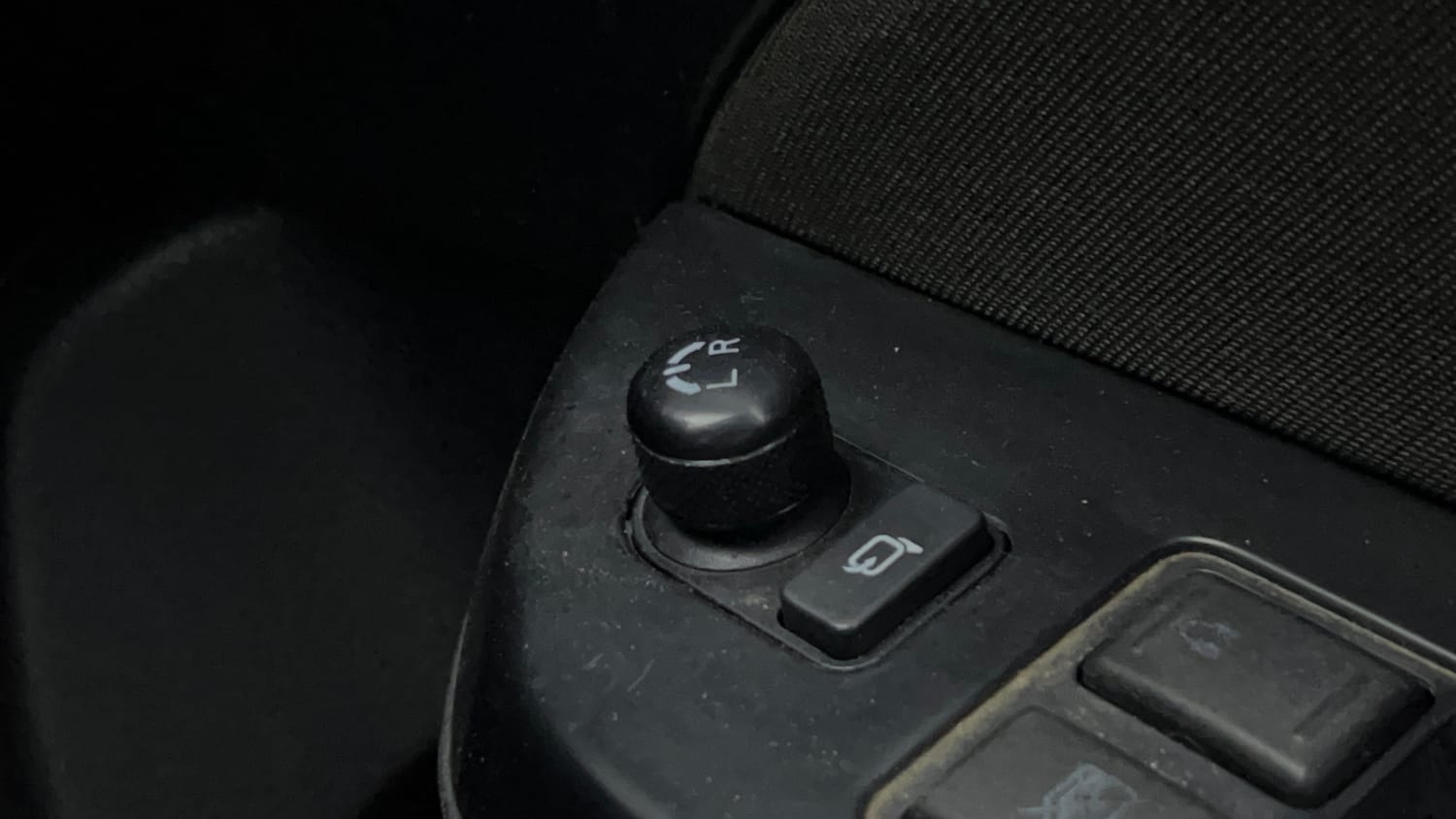Used 2016 Maruti Suzuki Swift VXi Petrol Manual top_features Adjustable ORVM