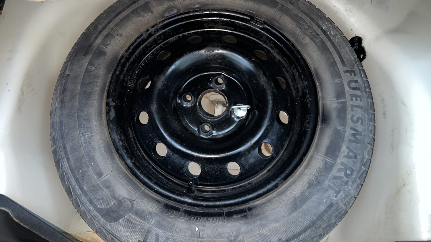 Used 2016 Maruti Suzuki Swift VXi Petrol Manual tyres SPARE TYRE VIEW