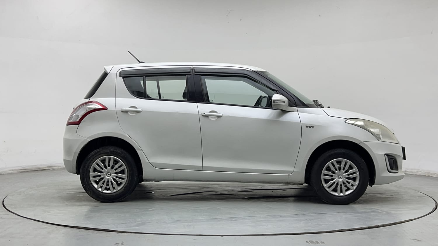 Used 2016 Maruti Suzuki Swift VXi Petrol Manual exterior RIGHT SIDE VIEW