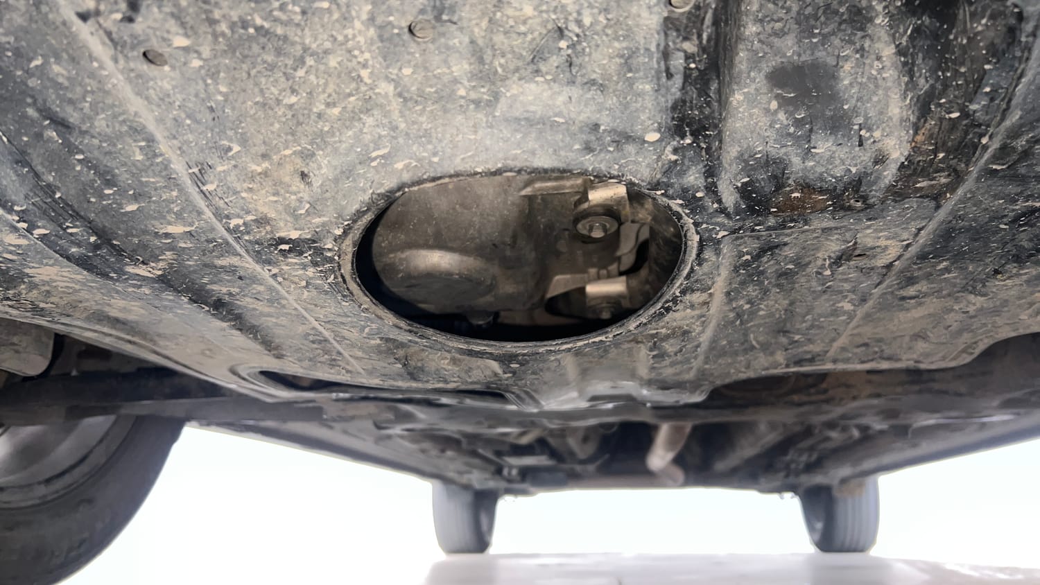 Used 2022 Kia Carens Luxury Plus 1.5 Diesel AT 7 STR Diesel Automatic extra FRONT LEFT UNDERBODY VIEW