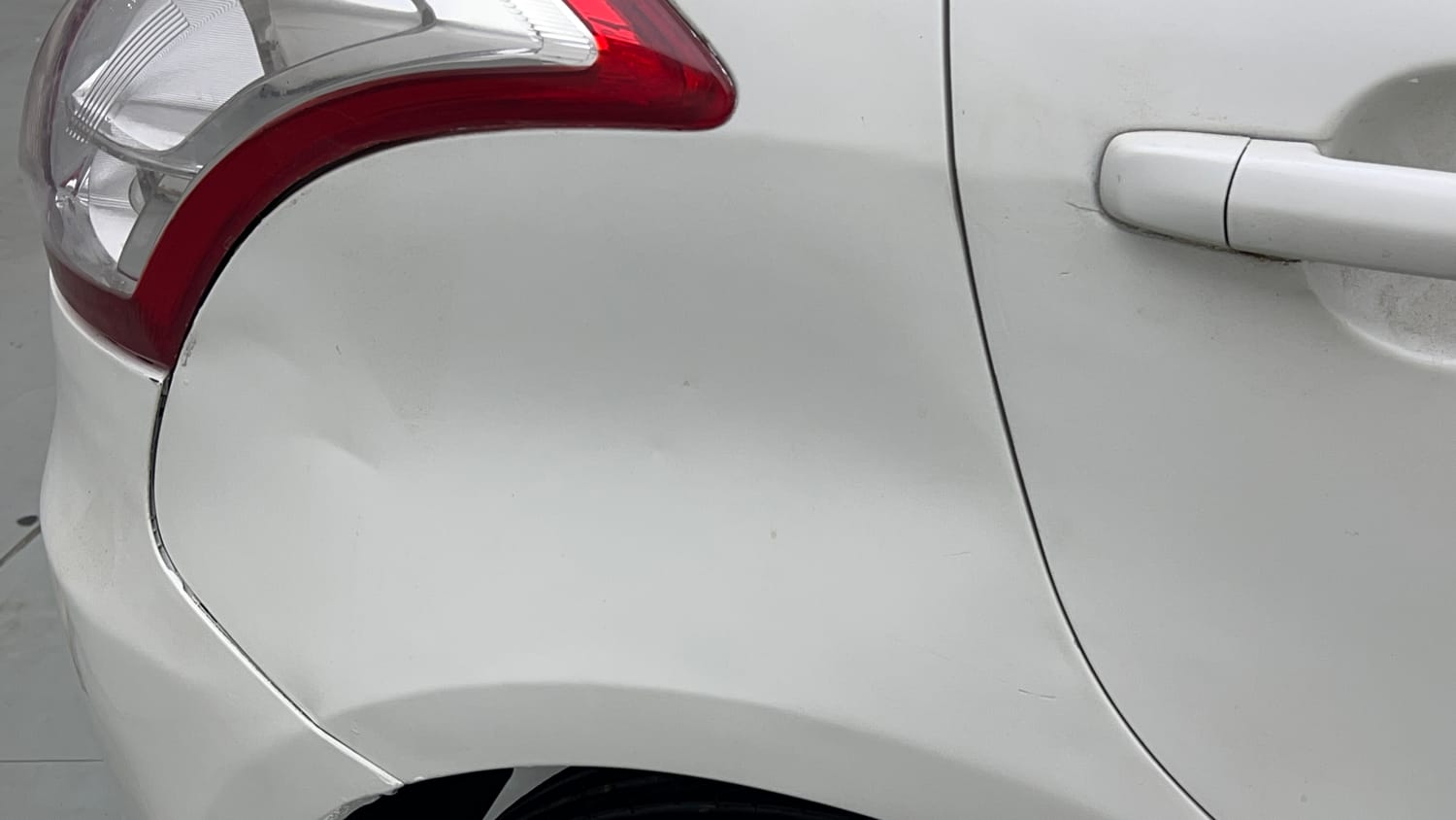 Used 2016 Maruti Suzuki Swift VXi Petrol Manual dents MINOR SCRATCH