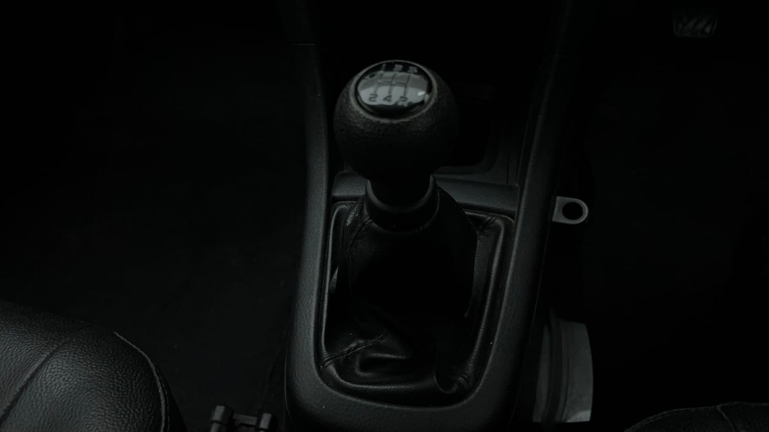 Used 2016 Maruti Suzuki Swift VXi Petrol Manual interior GEAR  KNOB VIEW