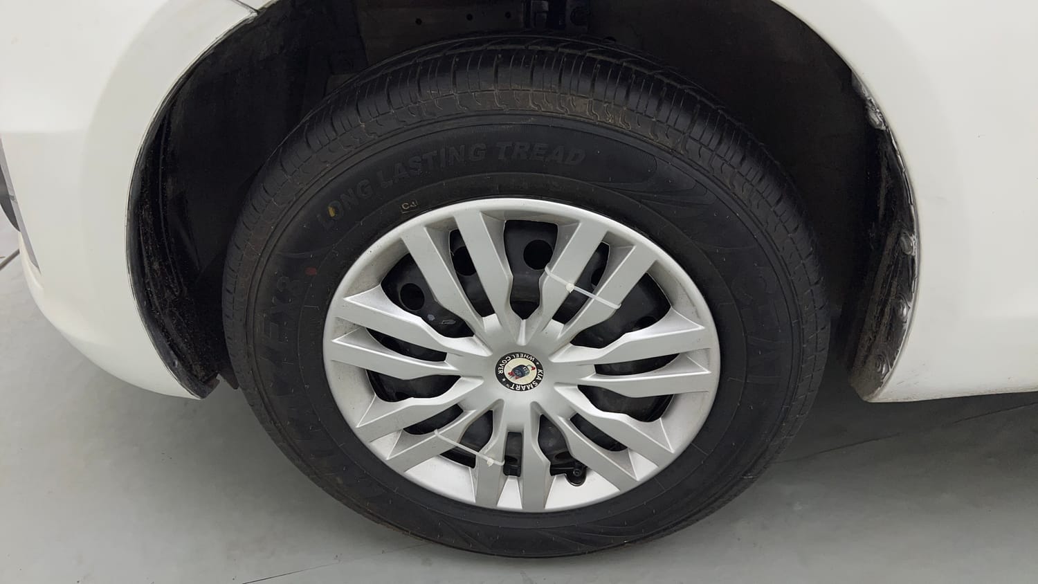 Used 2016 Maruti Suzuki Swift VXi Petrol Manual tyres LEFT FRONT TYRE RIM VIEW