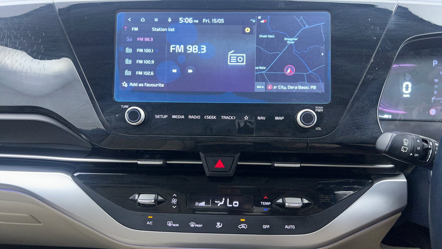 Used 2022 Kia Carens Luxury Plus 1.5 Diesel AT 7 STR Diesel Automatic interior MUSIC SYSTEM & AC CONTROL VIEW