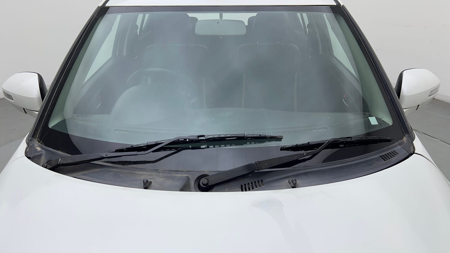 Used 2016 Maruti Suzuki Swift VXi Petrol Manual exterior FRONT WINDSHIELD VIEW