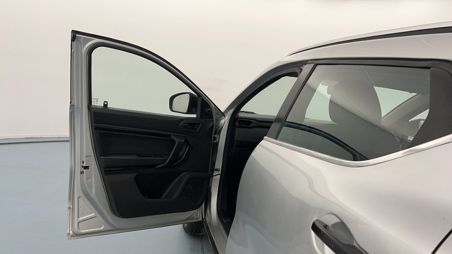 Used 2022 Renault Kiger RXE MT Petrol Manual interior LEFT FRONT DOOR OPEN VIEW