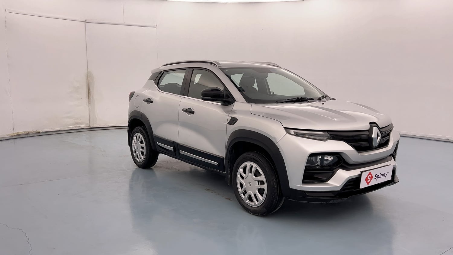 Used 2022 Renault Kiger RXE MT Petrol Manual exterior RIGHT FRONT CORNER VIEW