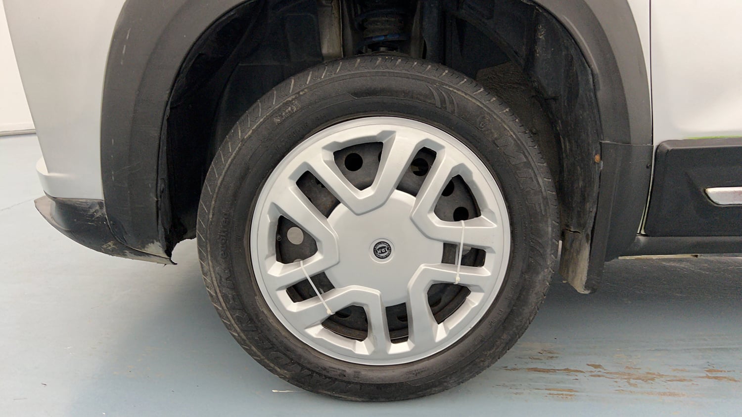 Used 2022 Renault Kiger RXE MT Petrol Manual tyres LEFT FRONT TYRE RIM VIEW