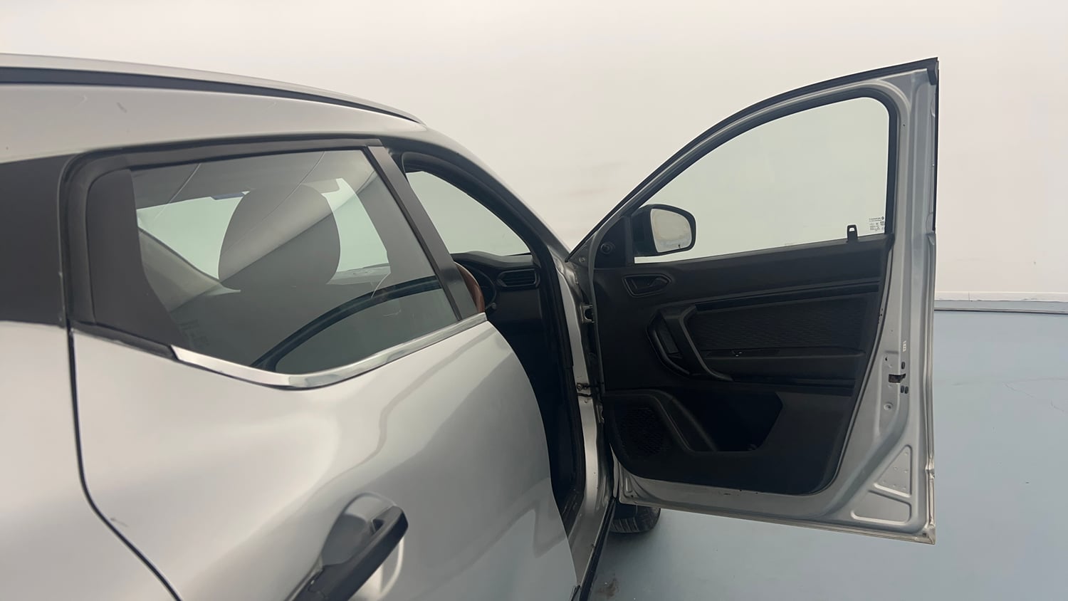 Used 2022 Renault Kiger RXE MT Petrol Manual interior RIGHT FRONT DOOR OPEN VIEW