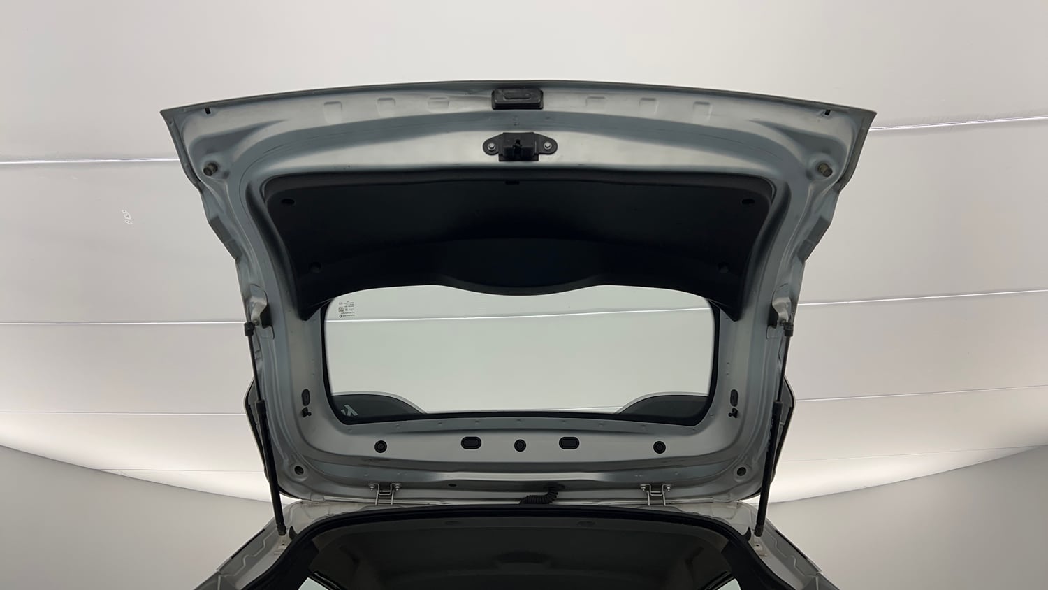 Used 2022 Renault Kiger RXE MT Petrol Manual interior DICKY DOOR OPEN VIEW