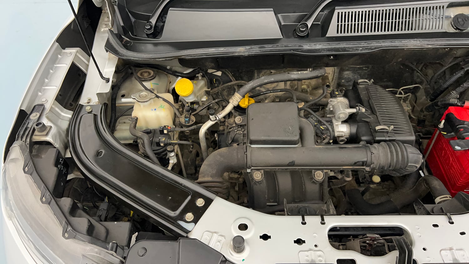 Used 2022 Renault Kiger RXE MT Petrol Manual engine ENGINE RIGHT SIDE VIEW