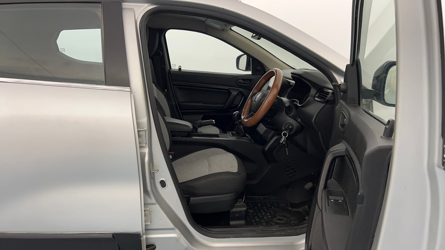 Used 2022 Renault Kiger RXE MT Petrol Manual interior RIGHT SIDE FRONT DOOR CABIN VIEW
