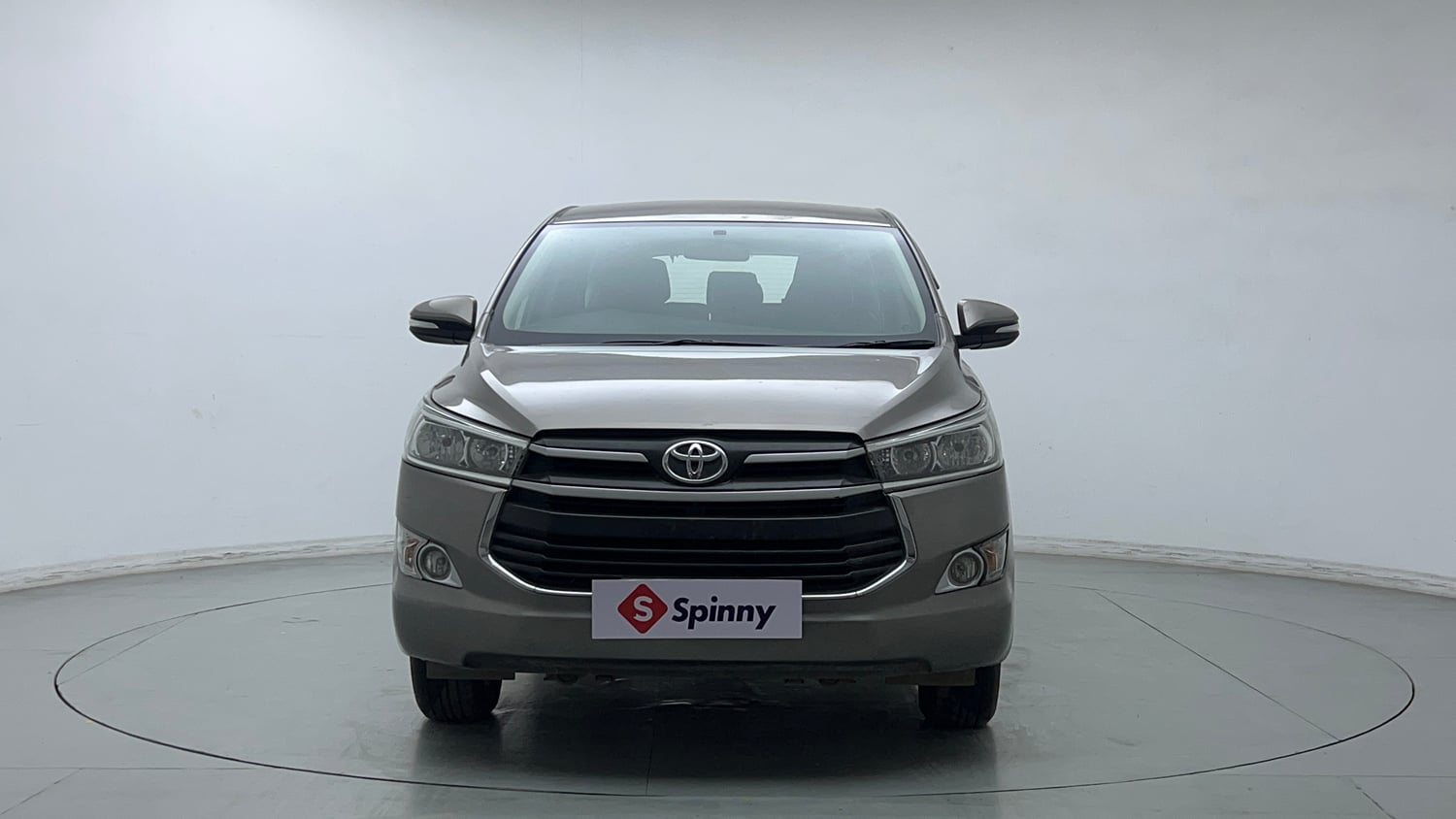Used 2017 Toyota Innova Crysta 2.4 G 8 STR Diesel Manual exterior FRONT VIEW