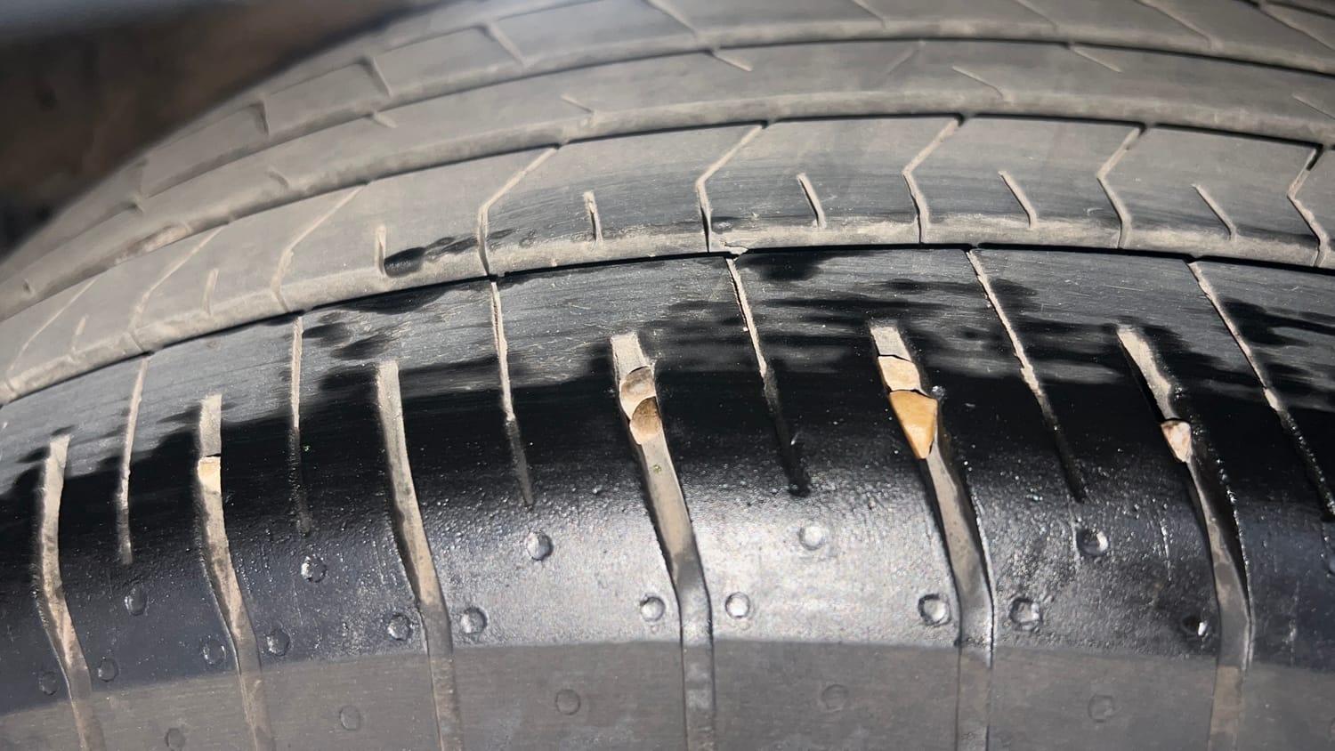 Used 2026 Hyundai Verna SX (O) 1.5 Turbo Petrol MT Petrol Manual tyres RIGHT REAR TYRE TREAD VIEW