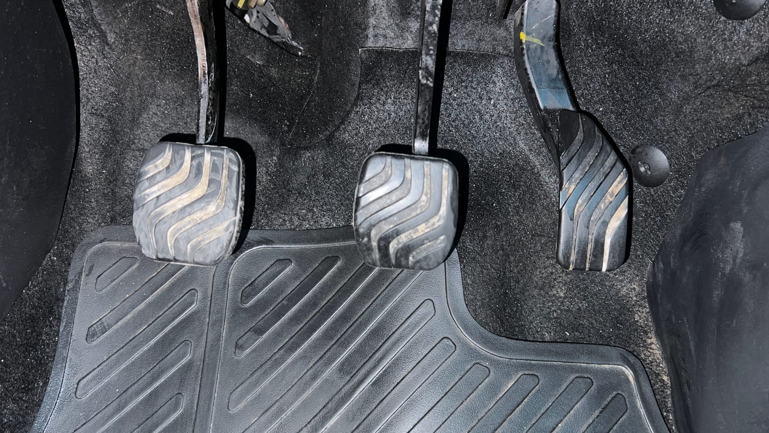 Used 2023 Nissan Magnite XV Dual Tone Petrol Manual interior PEDALS VIEW